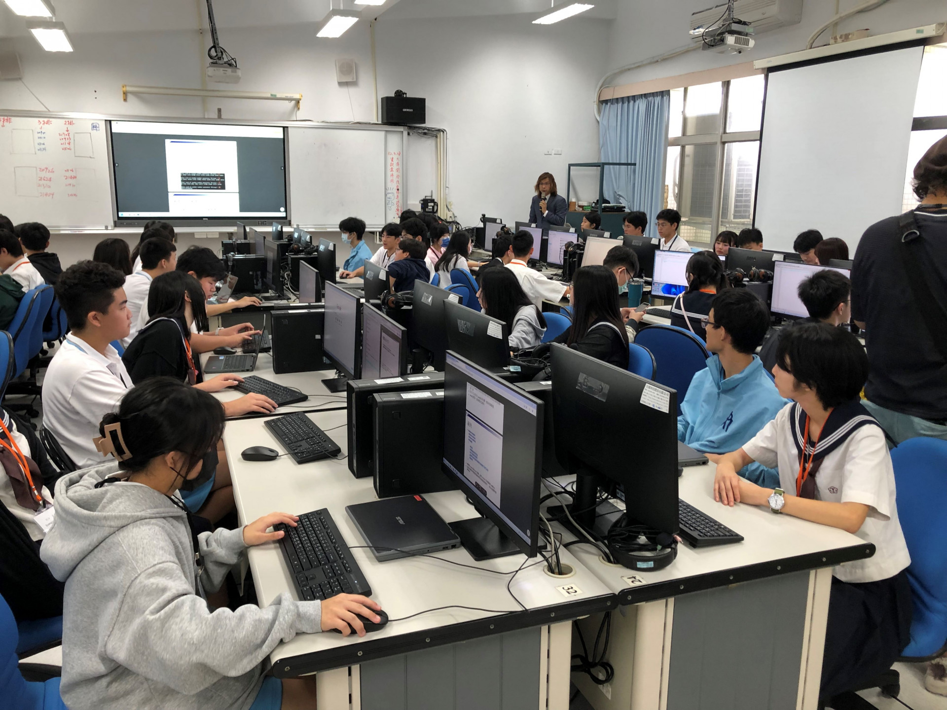 20251113 高２修学旅行内交流授業1